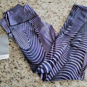 Lululemon Wunder under Speed HR 28" sz 8
